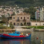 Blue Cozy Home In Kyparissia, Fully Equipped Nest Apartamento *